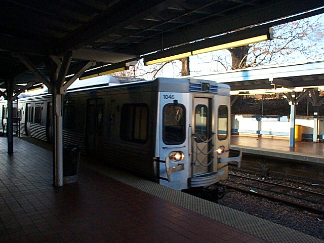 train entering 69th St.